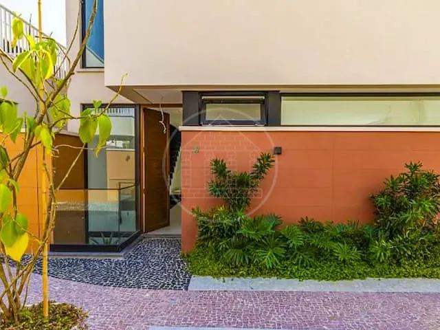 Sobrado com 487m² 4 quartos e 5 banheiros, à venda, no bairro Jardim Cordeiro em São Paulo