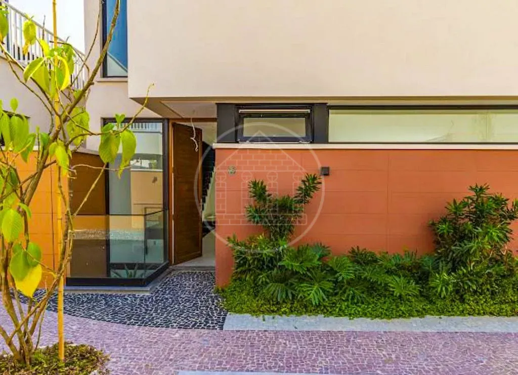 Sobrado, 4 quartos, 350 m² - Foto 1