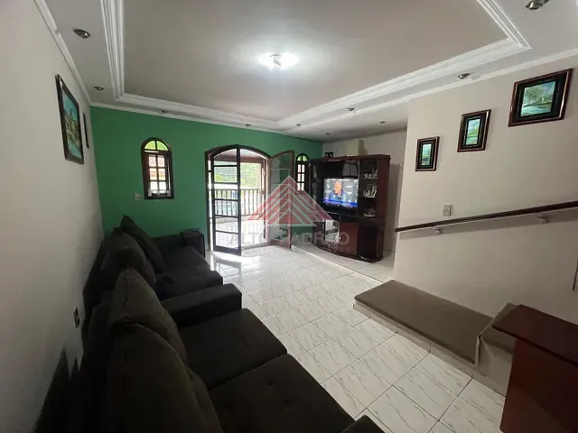 Sobrado com 125m² 3 quartos e 2 banheiros, à venda, no bairro Jardim Guapituba em Mauá