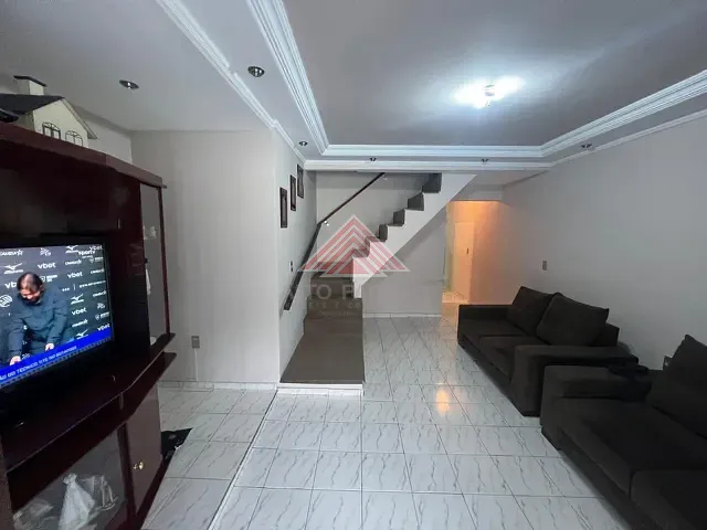 Sobrado com 125m² 3 quartos e 2 banheiros, à venda, no bairro Jardim Guapituba em Mauá