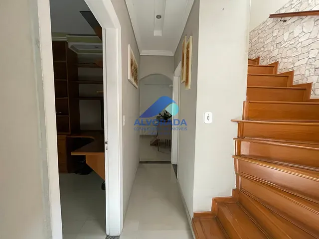 Sobrado com 260m² 3 quartos e 3 banheiros, à venda, no bairro Jardim das Indústrias em São José dos Campos