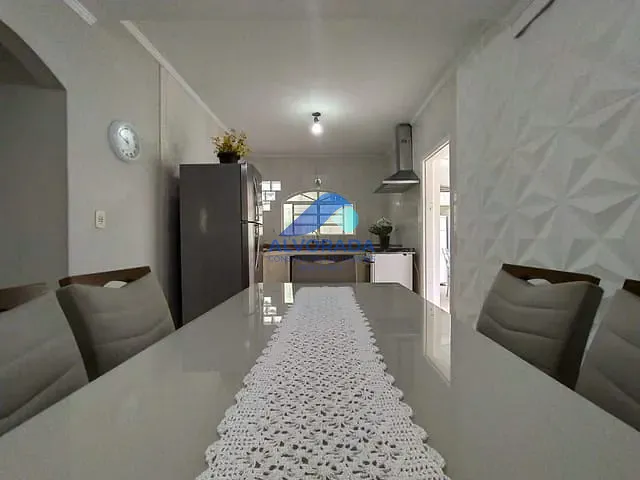 Sobrado com 260m² 3 quartos e 3 banheiros, à venda, no bairro Jardim das Indústrias em São José dos Campos