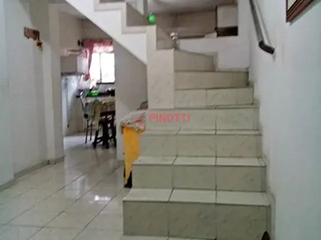 Sobrado 4 quartos e 2 banheiros, à venda, no bairro Jardim Lavínia em São Bernardo do Campo