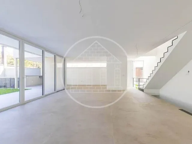 Sobrado com 541m² 4 quartos e 5 banheiros, à venda, no bairro Jardim Cordeiro em São Paulo