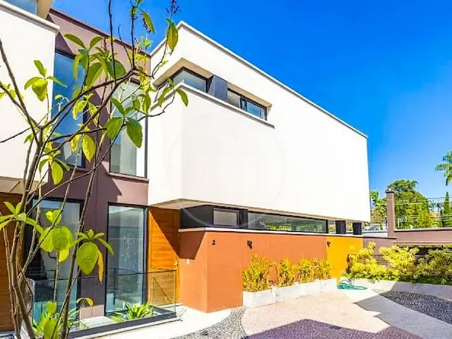 Sobrado com 541m² 4 quartos e 5 banheiros, à venda, no bairro Jardim Cordeiro em São Paulo