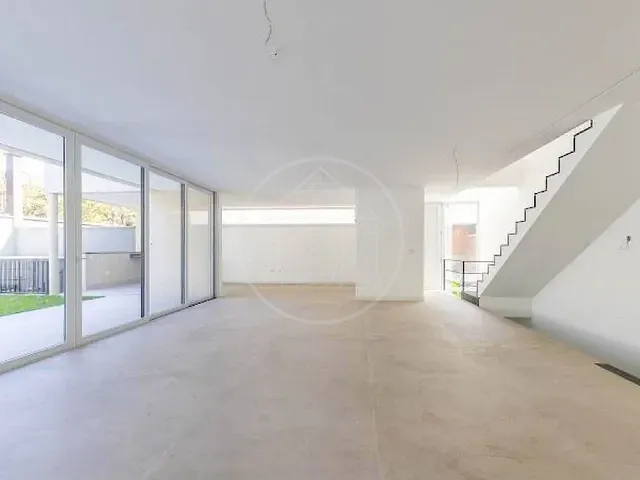 Sobrado com 541m² 4 quartos e 5 banheiros, à venda, no bairro Jardim Cordeiro em São Paulo