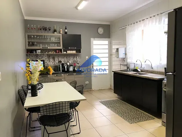 Sobrado com 150m² 3 quartos e 1 banheiro, para alugar, no bairro Jardim das Indústrias em São José dos Campos