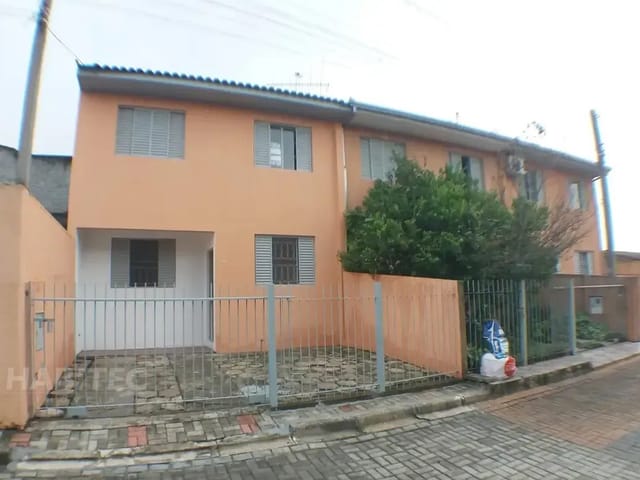 Casa 3 quartos e 2 banheiros, à venda, no bairro Cajuru em Curitiba