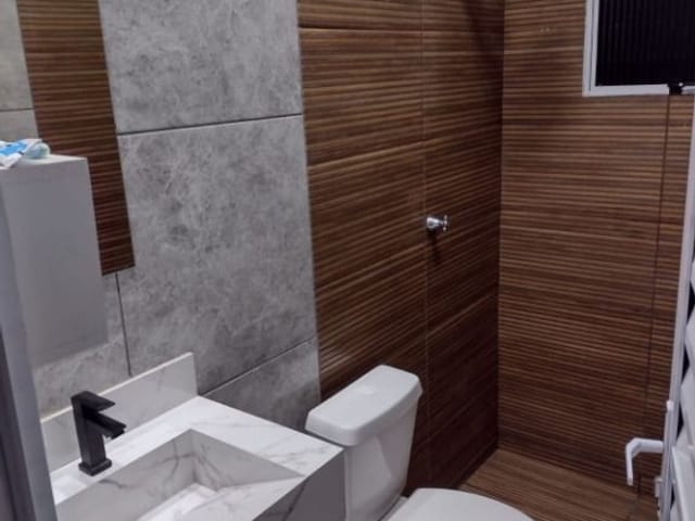 Sobrado com 150m² 2 quartos e 2 banheiros, à venda, no bairro Água Espraiada em Cotia