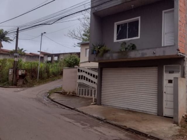 Sobrado com 150m² 2 quartos e 2 banheiros, à venda, no bairro Água Espraiada em Cotia