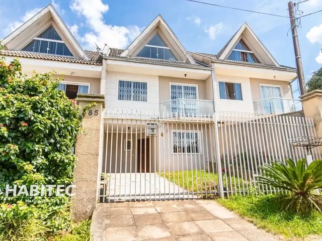 Sobrado 3 quartos e 3 banheiros, à venda, no bairro Santa Cândida em Curitiba