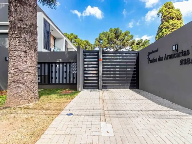Sobrado com 142m² 3 quartos e 3 banheiros, à venda, no bairro Boqueirão em Curitiba