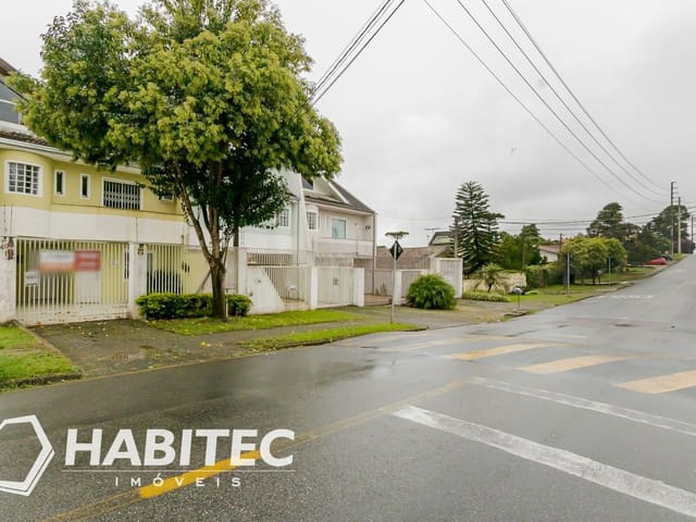 Sobrado 3 quartos e 3 banheiros, à venda, no bairro Uberaba em Curitiba