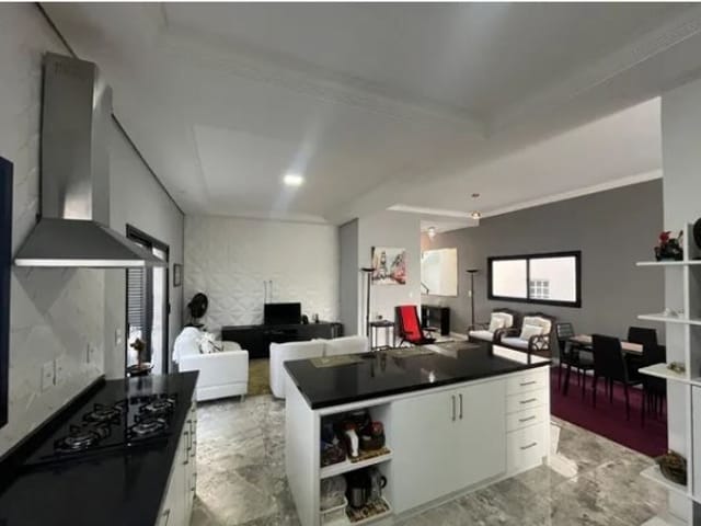 Sobrado com 200m² 3 quartos e 5 banheiros, à venda, no bairro Suru em Santana de Parnaíba