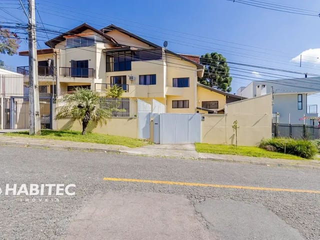 Sobrado 4 quartos e 4 banheiros, para alugar, no bairro Ahú em Curitiba