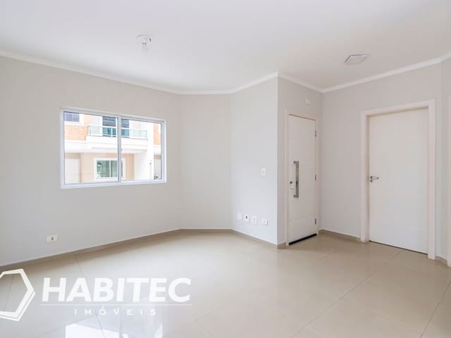 Sobrado 3 quartos e 4 banheiros, para alugar, no bairro Uberaba em Curitiba