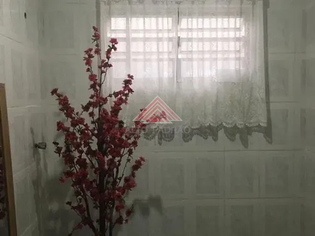 Sobrado com 196m² 3 quartos e 3 banheiros, à venda, no bairro Vila Assis Brasil em Mauá