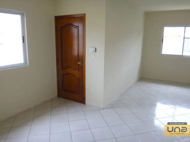 Sobrado 3 quartos e 3 banheiros, para alugar, no bairro CAJURU em Curitiba