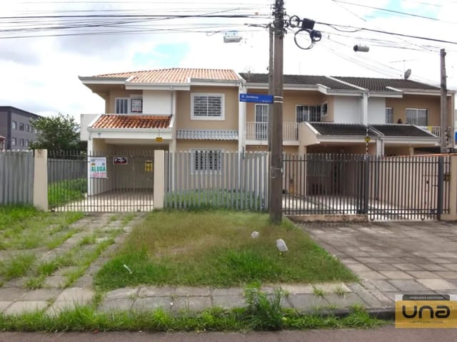Sobrado 3 quartos e 3 banheiros, para alugar, no bairro CAJURU em Curitiba