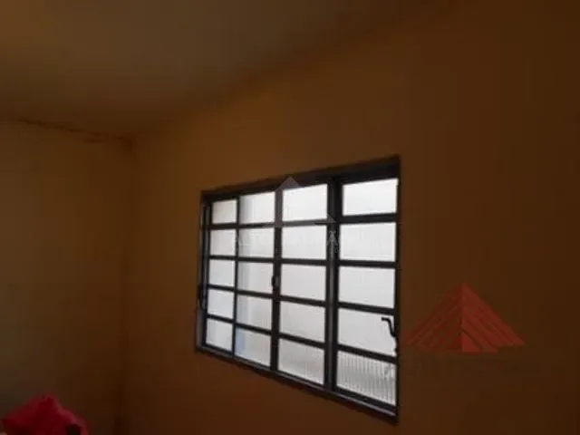 Sobrado 3 quartos e 2 banheiros, à venda, no bairro Parque São Vicente em Mauá