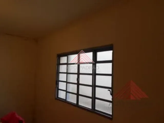 Sobrado 3 quartos e 2 banheiros, à venda, no bairro Parque São Vicente em Mauá