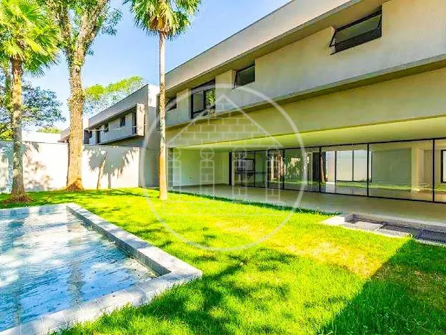 Sobrado com 935m² 4 quartos e 5 banheiros, à venda, no bairro Chácara Santo Antônio em São Paulo