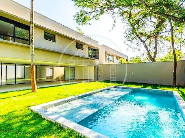 Sobrado com 935m² 4 quartos e 5 banheiros, à venda, no bairro Chácara Santo Antônio em São Paulo