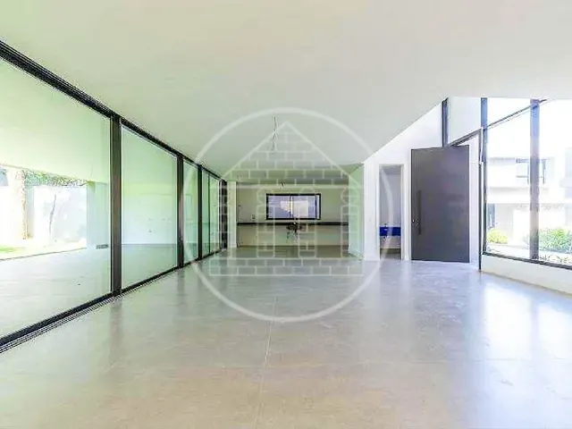 Sobrado com 935m² 4 quartos e 5 banheiros, à venda, no bairro Chácara Santo Antônio em São Paulo