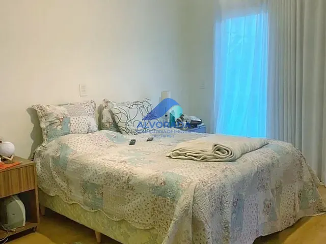 Sobrado com 253m² 4 quartos e 3 banheiros, à venda, no bairro Urbanova em São José dos Campos