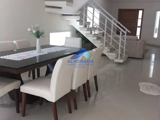 Sobrado com 253m² 4 quartos e 3 banheiros, à venda, no bairro Urbanova em São José dos Campos
