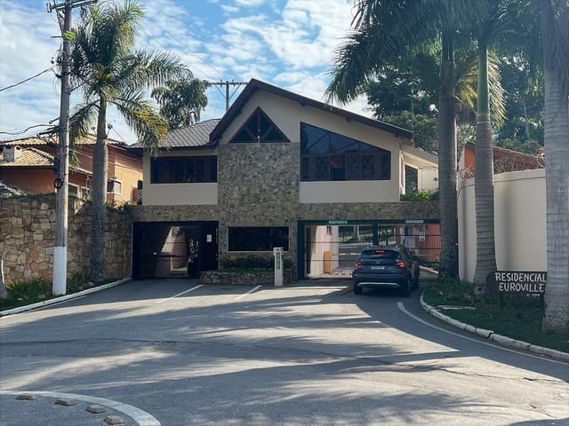 Sobrado com 1000m² 4 quartos e 4 banheiros, à venda, no bairro Residencial Euroville em Carapicuíba