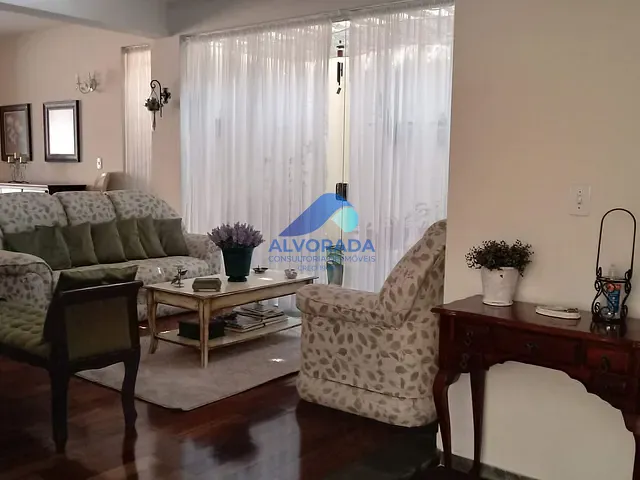 Sobrado com 450m² 4 quartos e 6 banheiros, à venda, no bairro Jardim Alvorada em São José dos Campos