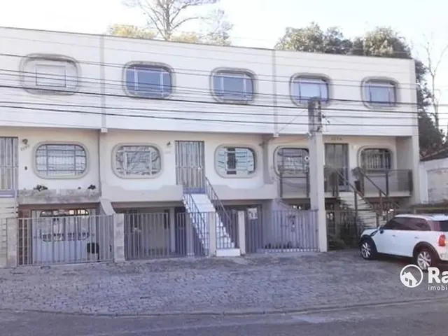 Sobrado 3 quartos e 2 banheiros, para alugar, no bairro Juvevê em Curitiba