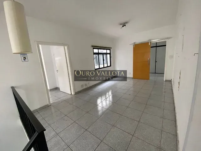 Sobrado com 250m², para alugar, no bairro Vila Clementino	 em São Paulo