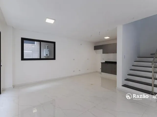 Sobrado para alugar, no bairro Jardim das Américas em Curitiba