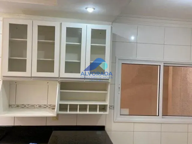 Sobrado com 160m² 4 quartos e 2 banheiros, à venda, no bairro Residencial Armando Moreira Righi em São José dos Campos