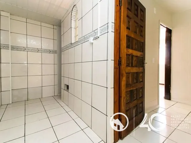 Sobrado 3 quartos e 1 banheiro, para alugar, no bairro Boqueirão em Curitiba