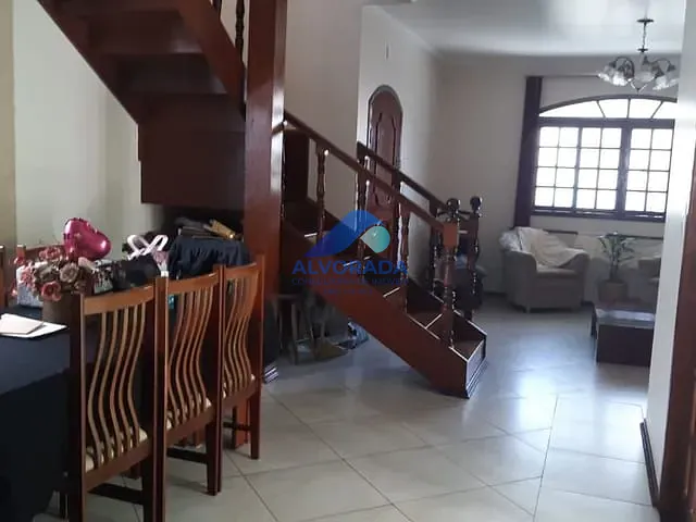 Sobrado com 250m² 3 quartos e 3 banheiros, à venda, no bairro Jardim Altos de Santana em São José dos Campos