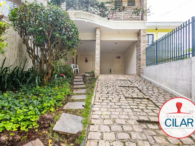 Sobrado 4 quartos e 5 banheiros, à venda, no bairro São Francisco em Curitiba