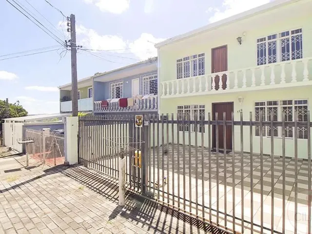 Sobrado 4 quartos e 3 banheiros, para alugar, no bairro Pilarzinho em Curitiba