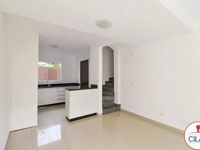 Casa 3 quartos e 3 banheiros, para alugar, no bairro Cachoeira em Curitiba