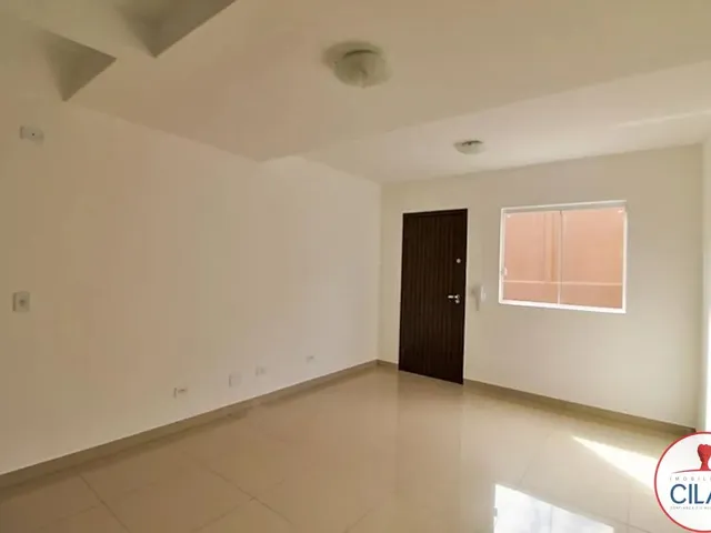 Casa 3 quartos e 3 banheiros, para alugar, no bairro Cachoeira em Curitiba