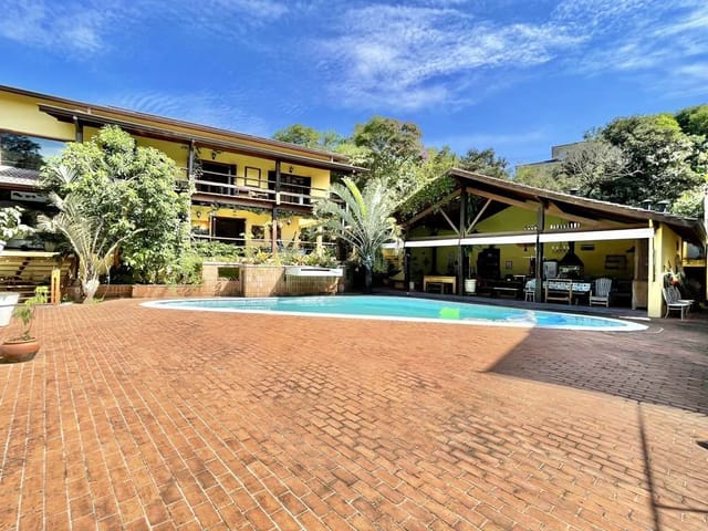 Sobrado com 1923m² 7 quartos e 8 banheiros, à venda, no bairro Palos Verdes em Cotia