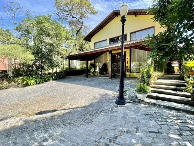Sobrado com 1923m² 7 quartos e 8 banheiros, à venda, no bairro Palos Verdes em Cotia