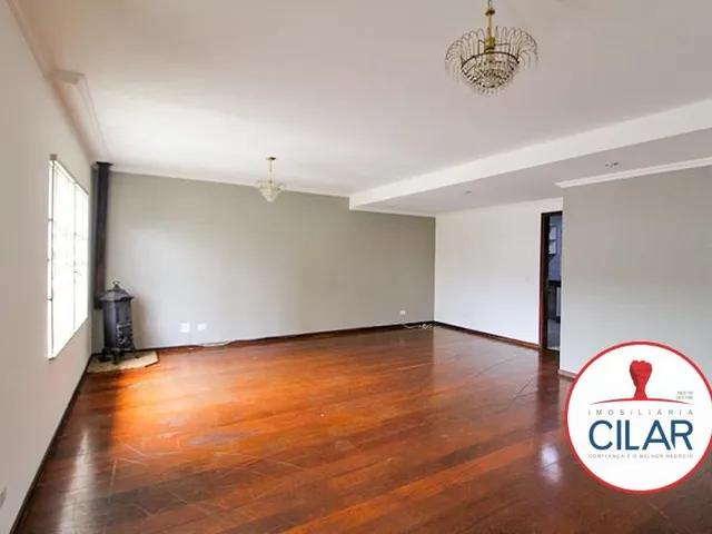 Sobrado 3 quartos e 2 banheiros, para alugar, no bairro Vila Izabel em Curitiba
