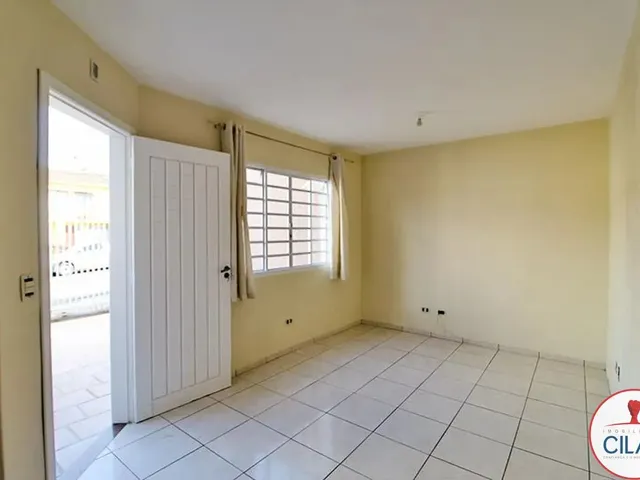 Casa 3 quartos e 2 banheiros, para alugar, no bairro Alto Boqueirão em Curitiba