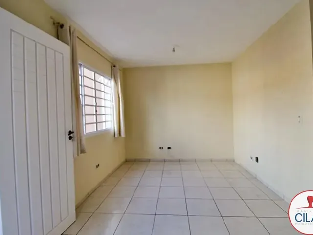 Casa 3 quartos e 2 banheiros, para alugar, no bairro Alto Boqueirão em Curitiba
