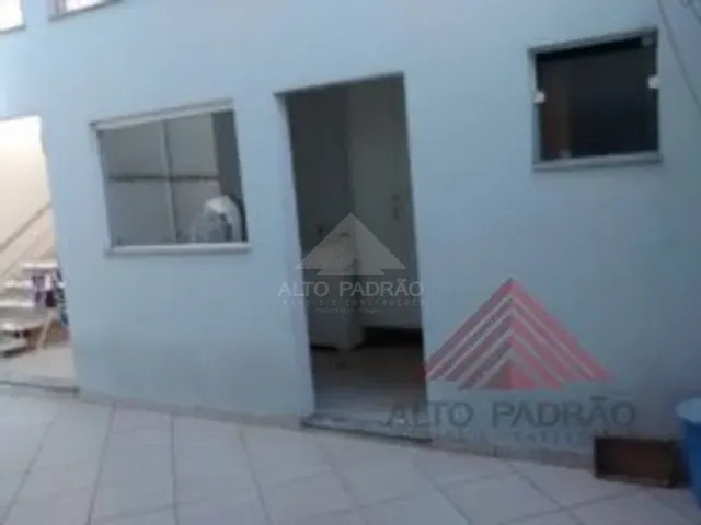 Sobrado 3 quartos e 3 banheiros, à venda, no bairro Jardim Pedroso em Mauá