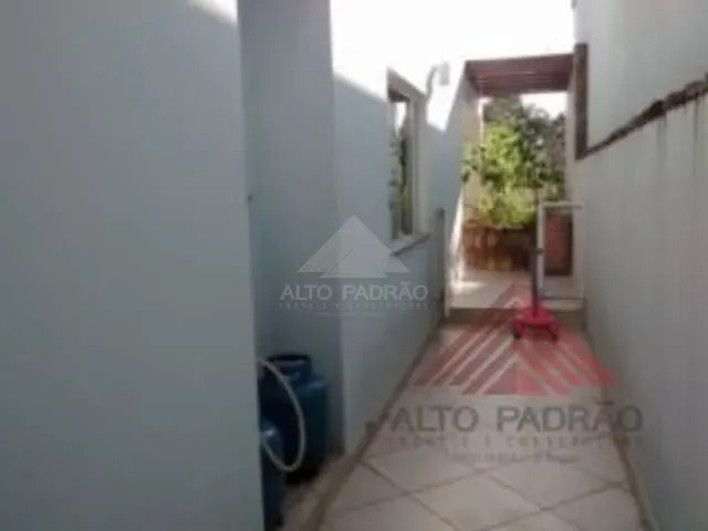Sobrado 3 quartos e 3 banheiros, à venda, no bairro Jardim Pedroso em Mauá