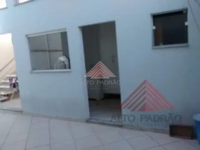 Sobrado 3 quartos e 3 banheiros, à venda, no bairro Jardim Pedroso em Mauá